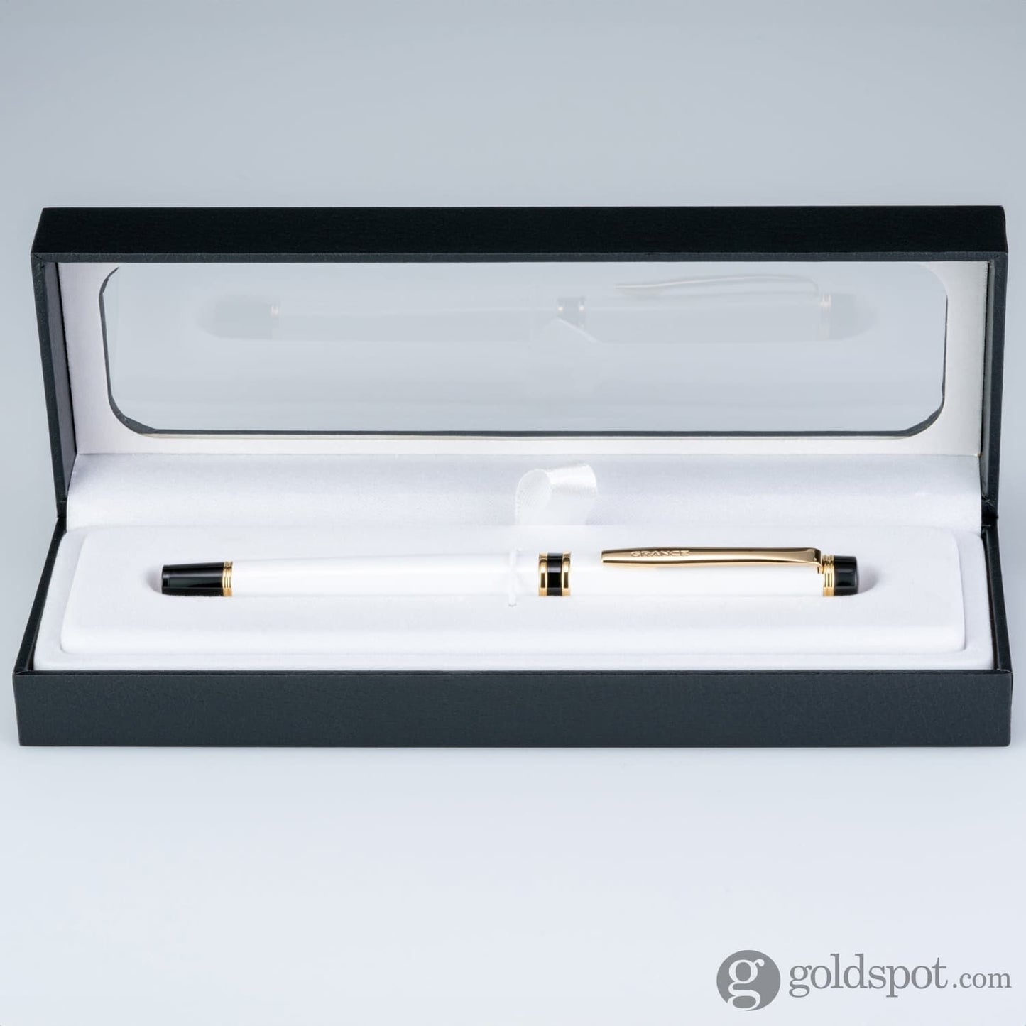 Pilot Grance Fountain Pen in Pearl White - 14k Gold Nib Fountain Pen
