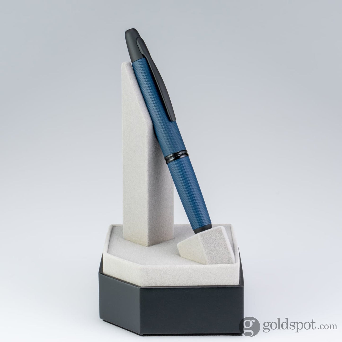 Pilot Vanishing Point 2025 Limited Edition Fountain Pen in Link Midnight - Medium 18K Gold Nib Fountain Pen