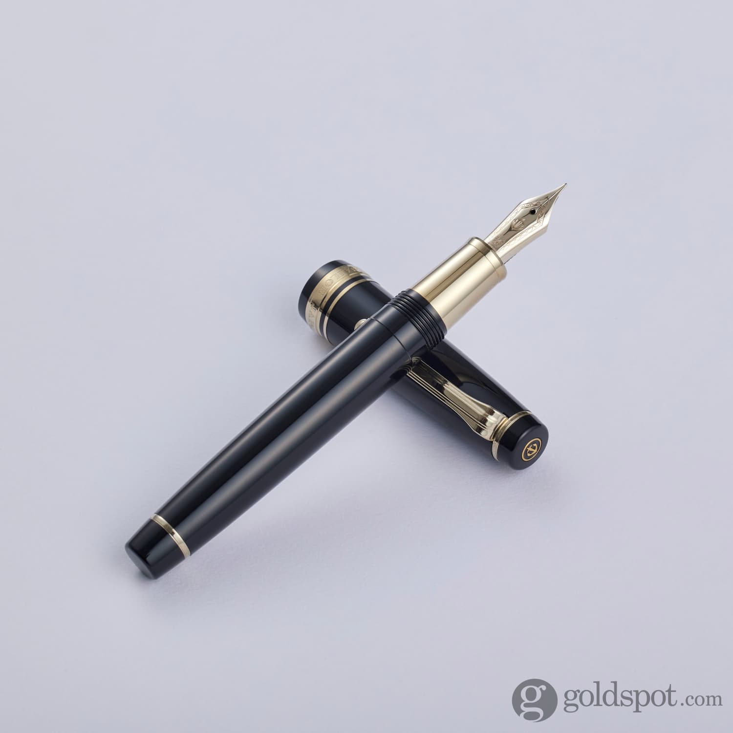 Sailor Pro Gear Regular Fountain Pen in Roppongi Gold - 21kt Gold