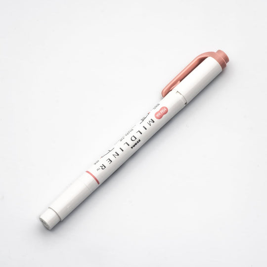 Zebra Mildliner Dual-Tip Highlighter in Dusty Pink