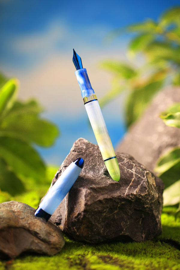 Nahvalur (Narwhal) Horizon Fountain Pen in Habitat Fountain Pen