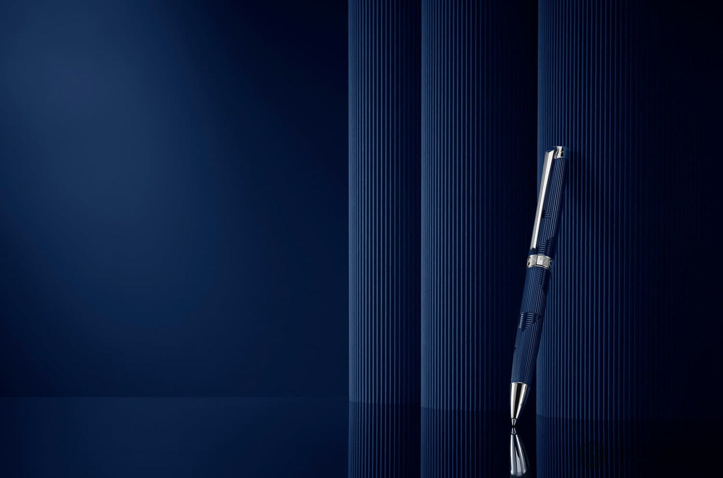 Caran d’Ache Léman Ballpoint Pen in Bleu Marin Ballpoint Pen