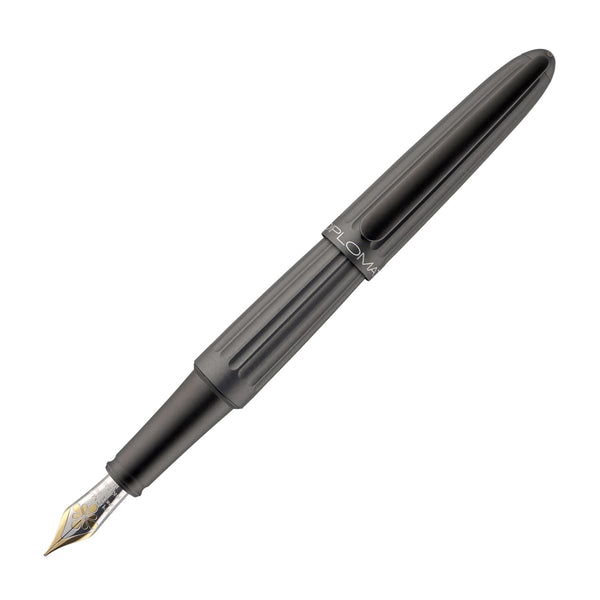 Diplomat Aero Fountain Pen in Grey - 14K Gold Fountain Pen