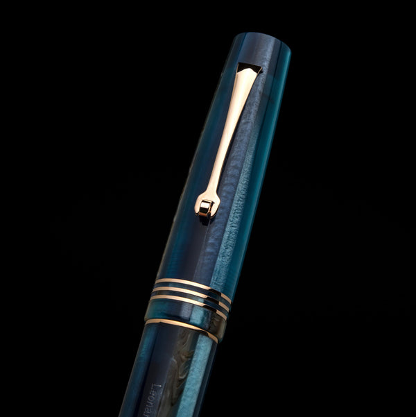 Leonardo Momento Zero Fountain Pen in Blue Hawaii 2021 Fountain Pen