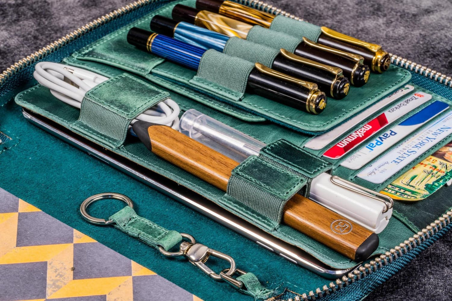 Galen Leather Zippered A5 Notebook Folio in Crazy Horse Forest Green Pen Case