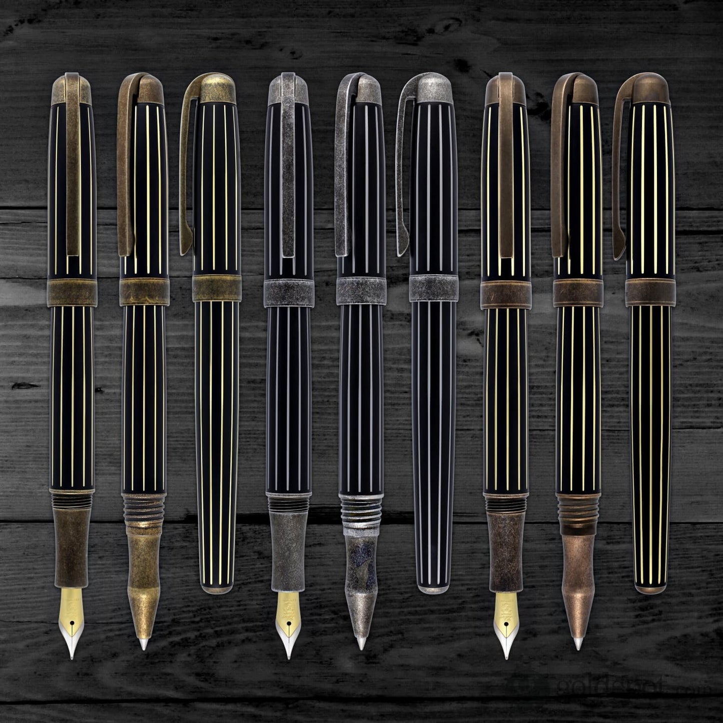 Laban Antique II Fountain Pen in Gold with Lines Fountain Pen