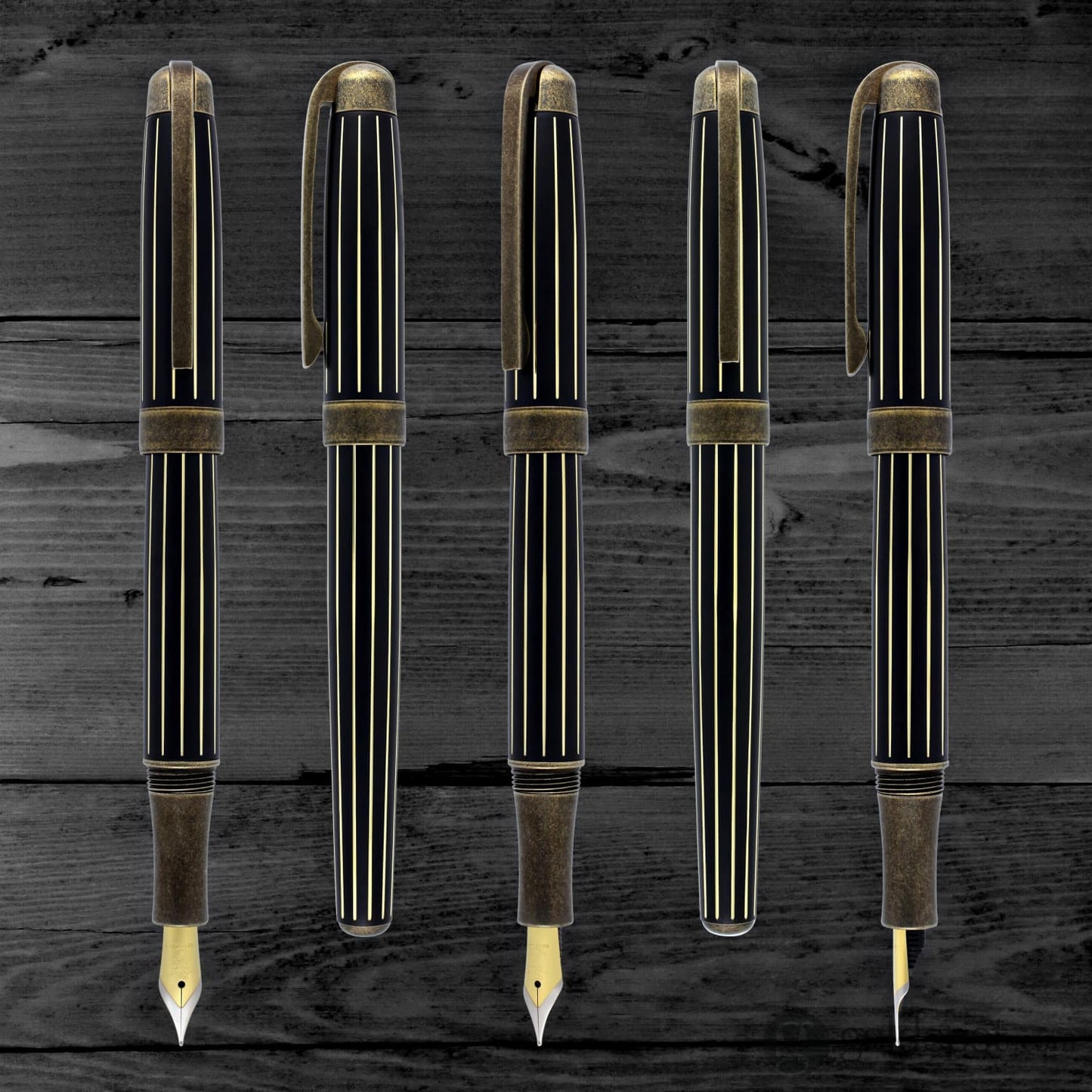 Laban Antique II Fountain Pen in Gold with Lines Fountain Pen