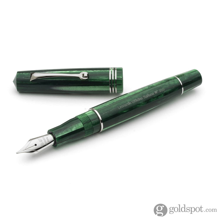 Leonardo Momento Zero Fountain Pen in Alga Seaweed Green Medium / Silver Fountain Pen