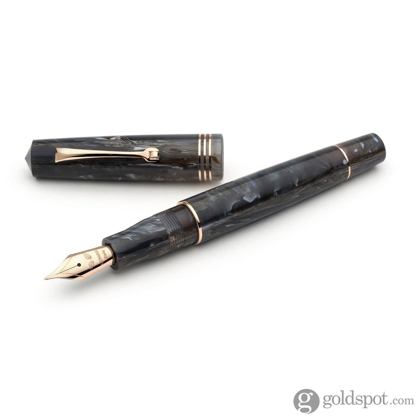 Leonardo Momento Zero Fountain Pen in Horn 2021 Medium / Gold Fountain Pen
