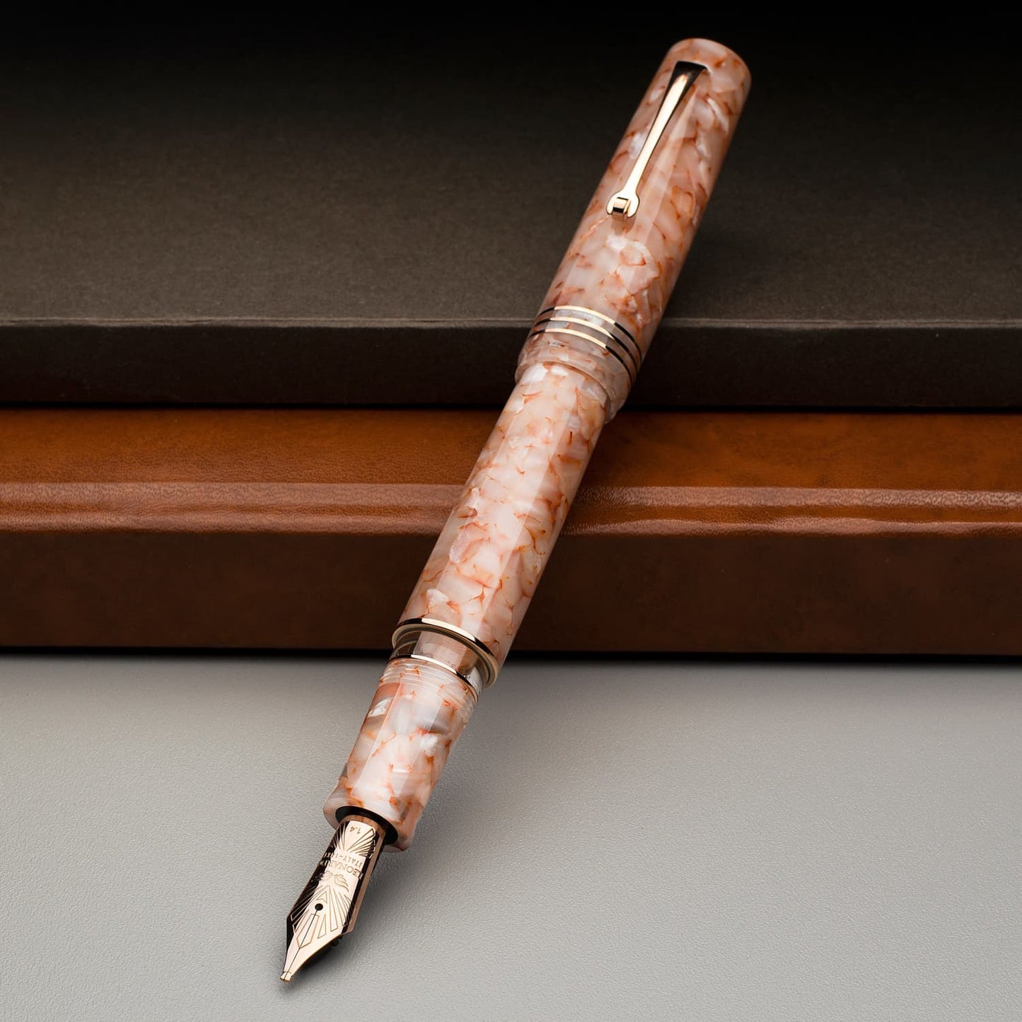 Leonardo Momento Zero Grande 2.0 Fountain Pen in Angel Skin - 14kt Gold Nib Fountain Pen