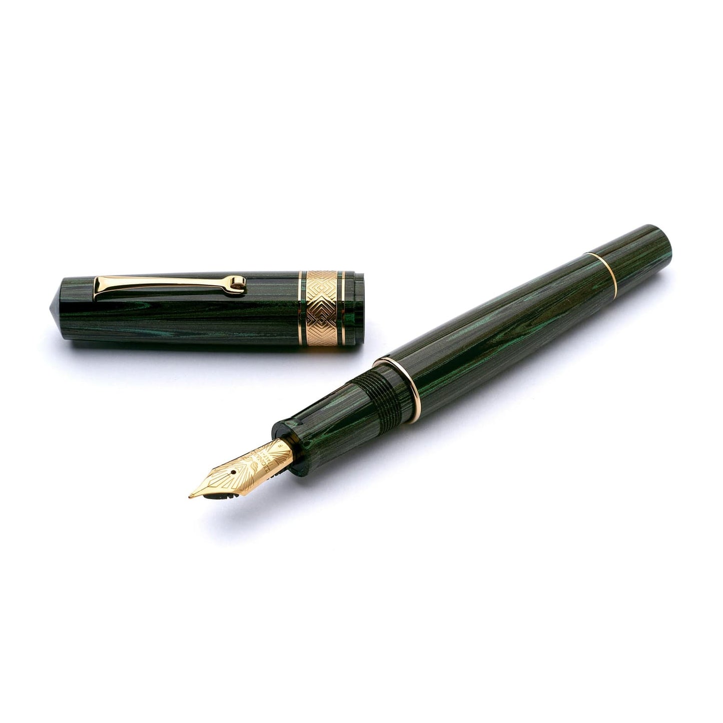 Leonardo Momento Zero Grande Masterpiece Ebonite in Green Fountain Pen