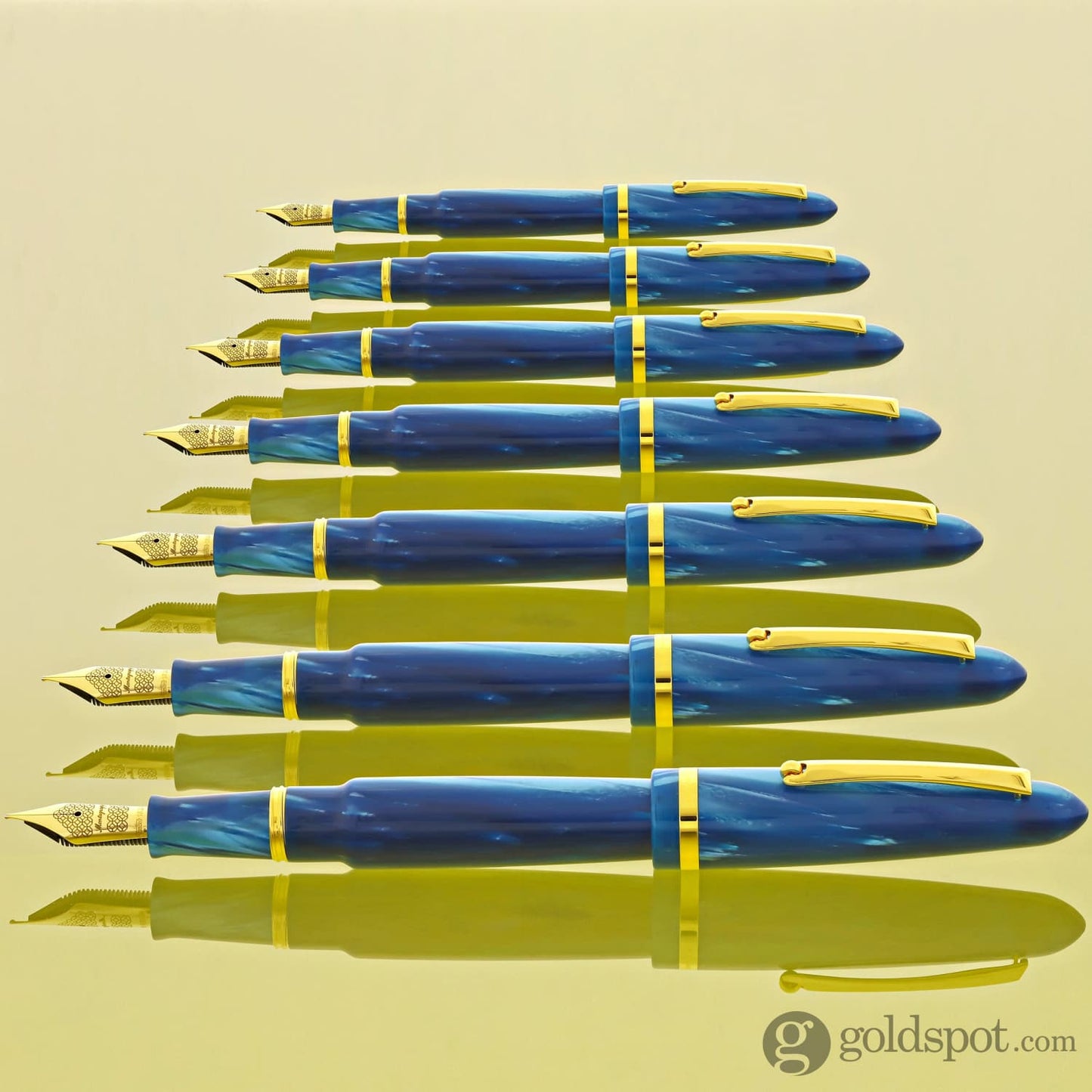 Montegrappa Venetia Fountain Pen in Turquoise Celluloid with 18kt gold nib - Limited Edition Fountain Pen