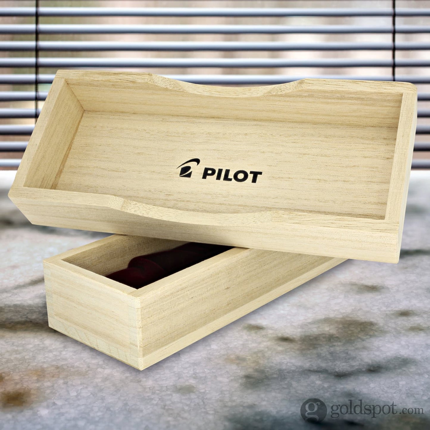 Namiki Nippon Art Collection Fountain Pen in Dragon with Cumulus - 14K Gold Fountain Pen