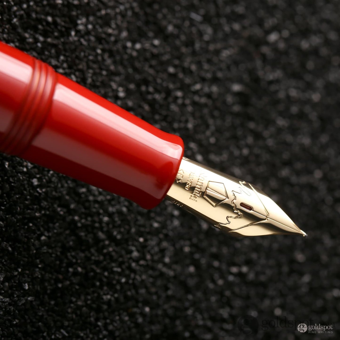 Namiki Yukari Royale Collection Fountain Pen in Vermilion Urushi - 18K Gold Fountain Pen