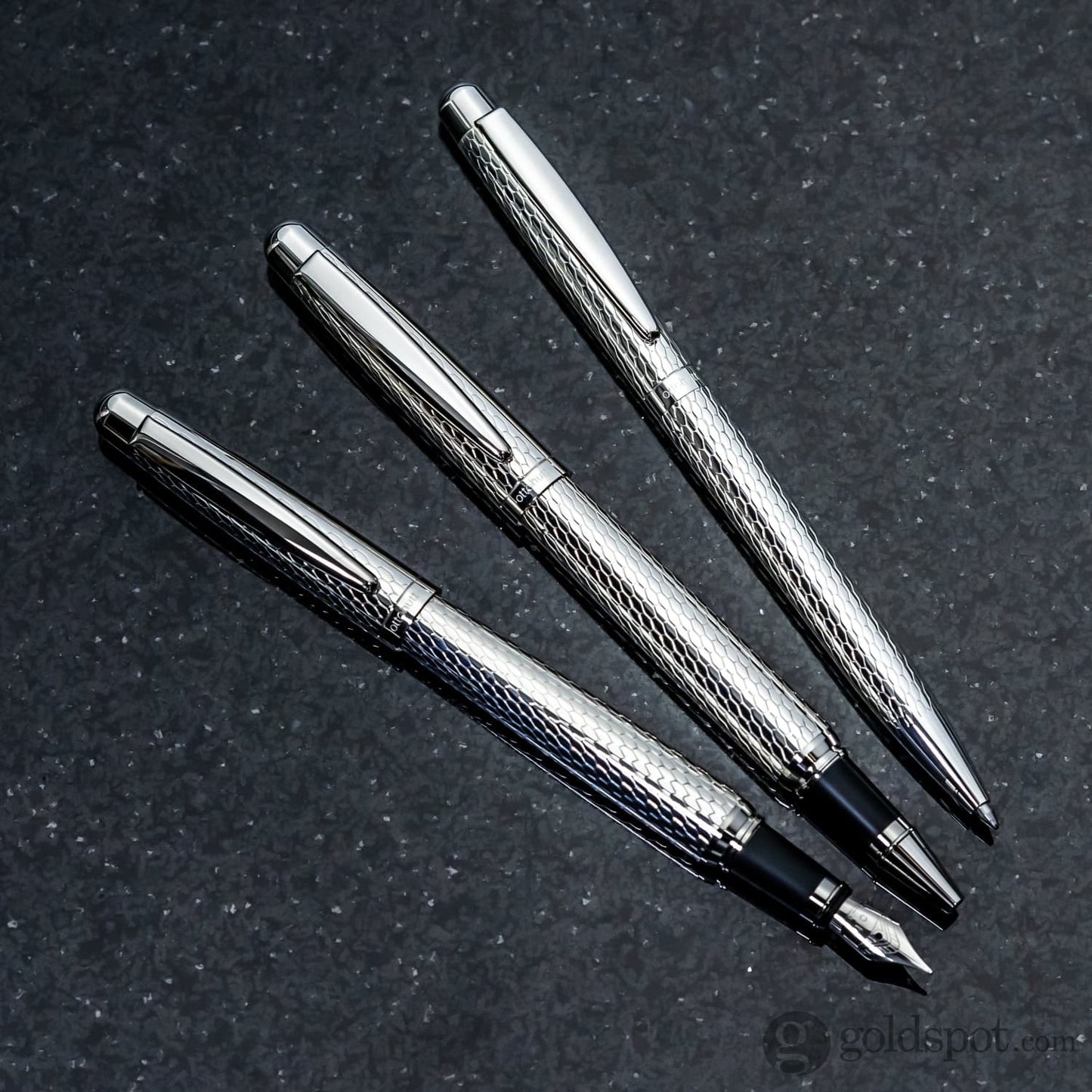 Otto Hutt Design 02 Fountain Pen in Honeycomb Guilloche Fountain Pen