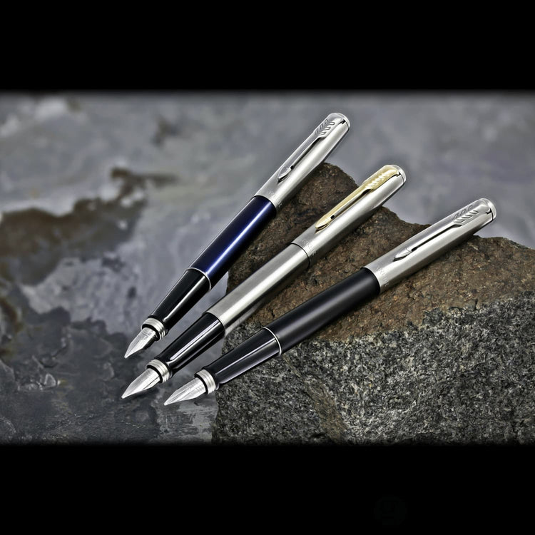 Parker Jotter Fountain Pen in Bond Street Black with Chrome Trim - Medium Point Fountain Pen