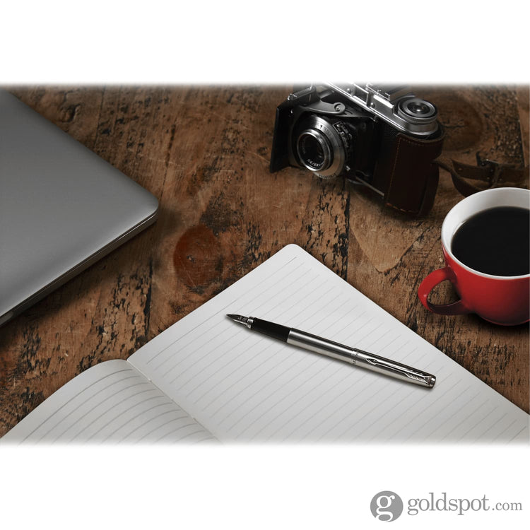 Parker Jotter Fountain Pen in Stainless Steel with Chrome Trim - Medium Point Fountain Pen