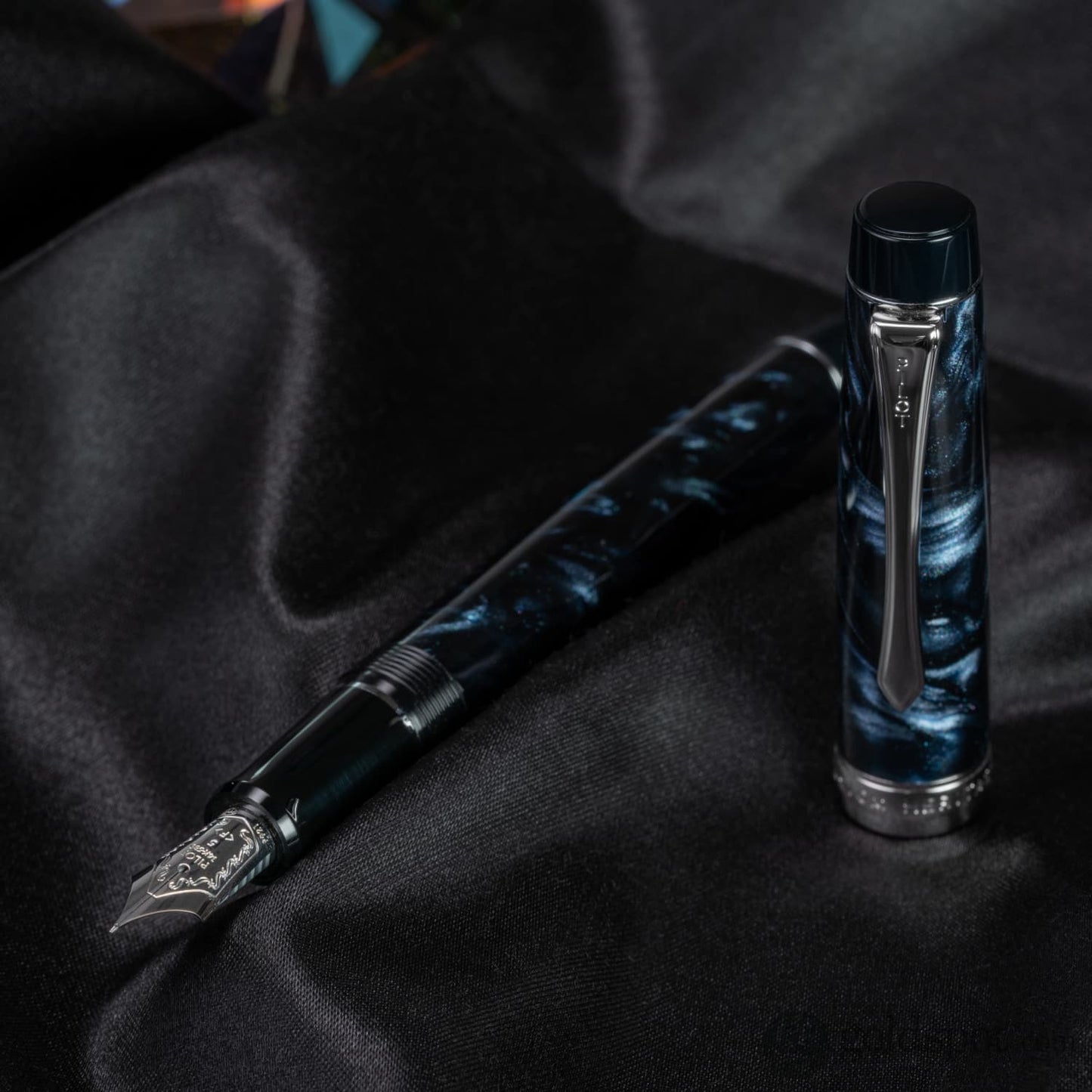 Pilot Custom Heritage SE Fountain Pen in Marble Black with Silver Trim - 14kt Gold Fountain Pen