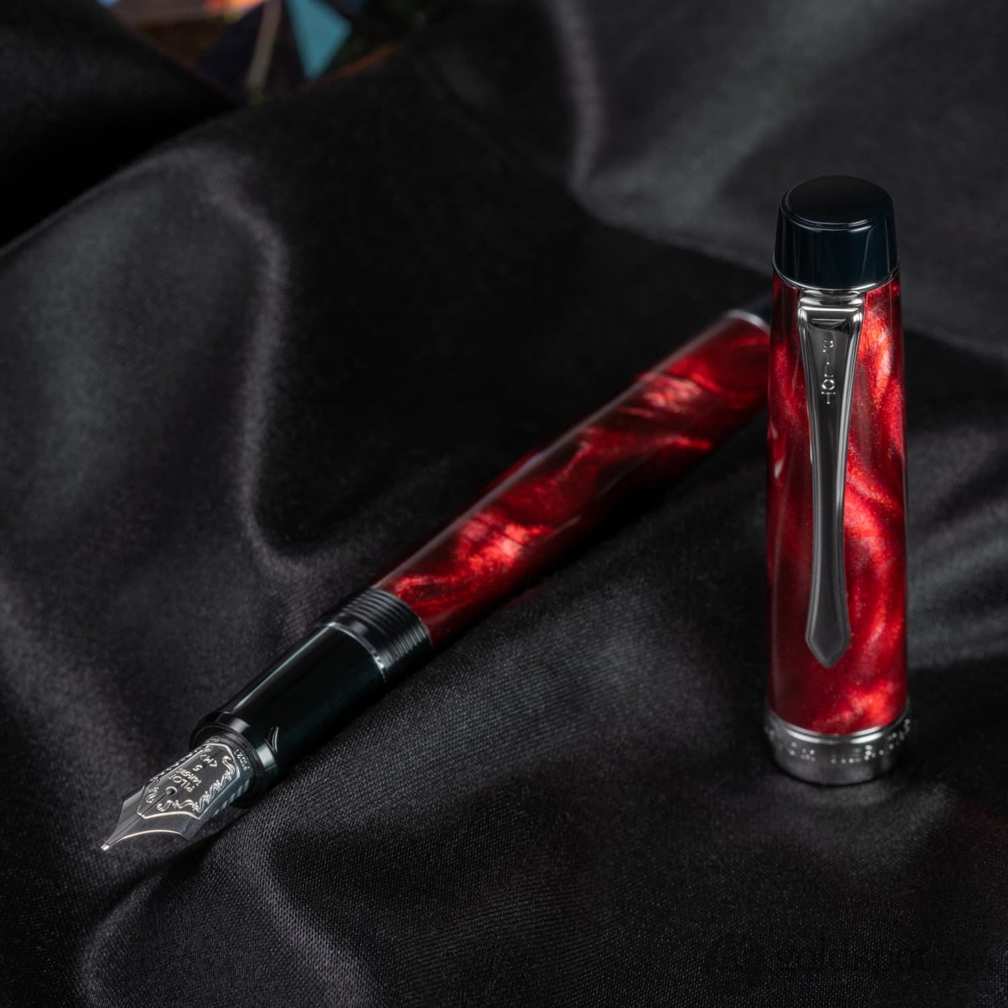 Pilot Custom Heritage SE Fountain Pen in Marble Red with Silver Trim - 14kt Gold Fountain Pen