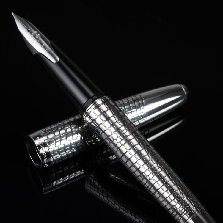 Pilot Namiki Sterling Collection Fountain Pen in Silvern Ishidatami - 18K Gold Fountain Pen