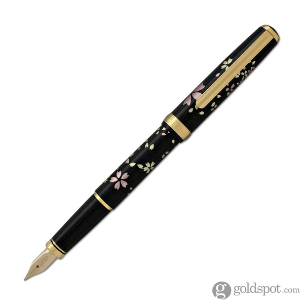 Platinum Classic Maki-e Fountain Pen in Cherry Blossom - 18K Gold Fine Fountain Pen