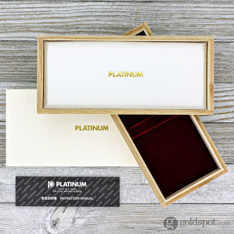 Platinum Kanazawa-haku Fountain Pen in Ascending Dragon - 14K Gold Fountain Pen